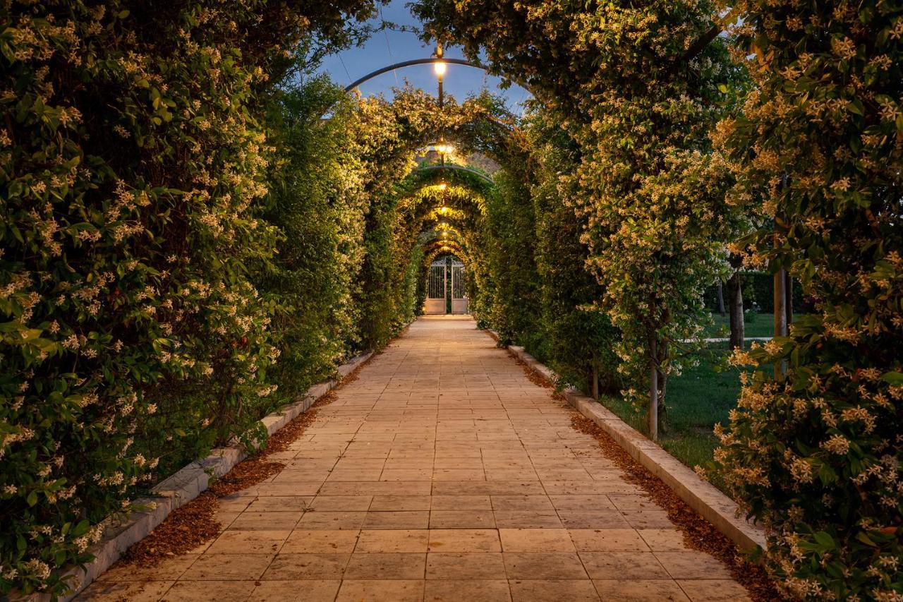 Novoli Tenuta Giardini Nuovi מראה חיצוני תמונה